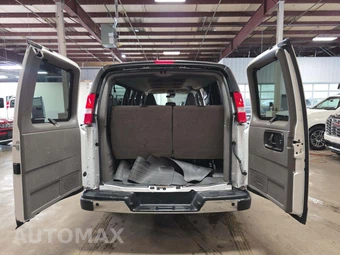 2025 Chevrolet Express 3500 Passenger Van LT 1LT 155.1" WB - miniatura 14