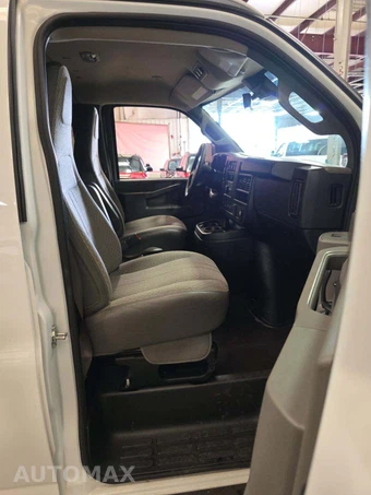 2025 Chevrolet Express 3500 Passenger Van LT 1LT 155.1" WB - miniatura 18