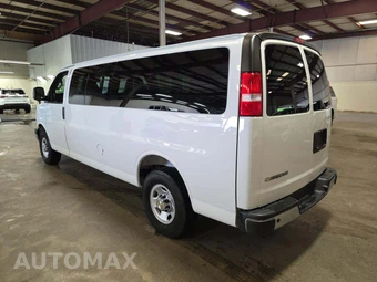2025 Chevrolet Express 3500 Passenger Van LT 1LT 155.1" WB - miniatura 2