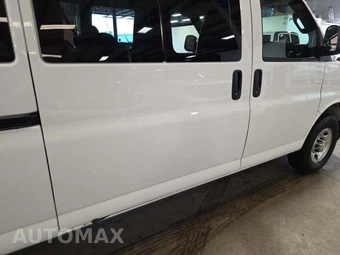 2025 Chevrolet Express 3500 Passenger Van LT 1LT 155.1" WB - miniatura 22