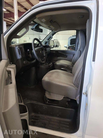 2025 Chevrolet Express 3500 Passenger Van LT 1LT 155.1" WB - miniatura 6