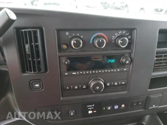 2025 Chevrolet Express 3500 Passenger Van LT 1LT 155.1" WB - miniatura 16