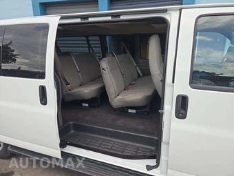 2025 Chevrolet Express 3500 Passenger Van LT 1LT 155.1" WB - miniatura 13