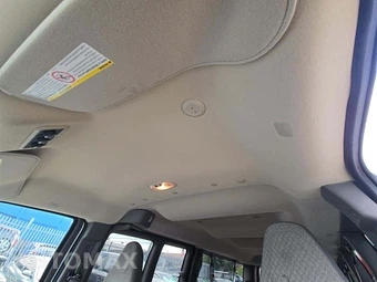 2025 Chevrolet Express 3500 Passenger Van LT 1LT 155.1" WB - miniatura 8
