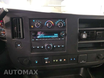 2025 Chevrolet Express 3500 Passenger Van LT 1LT 155.1" WB - miniatura 10
