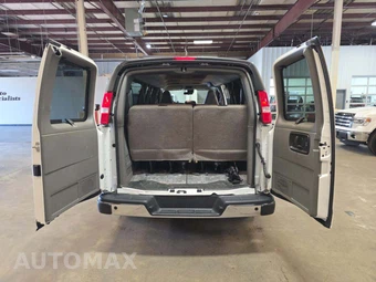 2025 Chevrolet Express 3500 Passenger Van LT 1LT 155.1" WB - miniatura 14