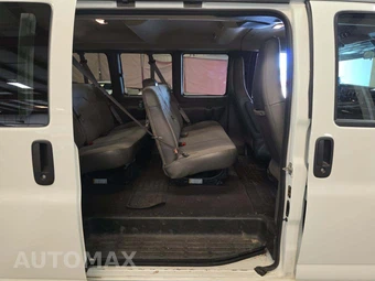 2025 Chevrolet Express 3500 Passenger Van LT 1LT 155.1" WB - miniatura 16