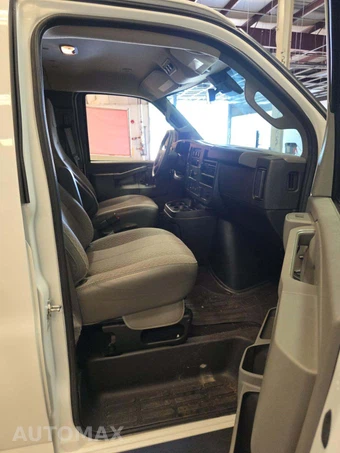 2025 Chevrolet Express 3500 Passenger Van LT 1LT 155.1" WB - miniatura 18