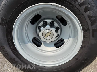 2025 Chevrolet Express 4500 Cutaway 2WT DRW 177.0" WB - miniatura 36