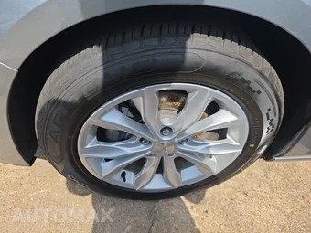 2025 Chevrolet Malibu LT 1LT - miniatura 8