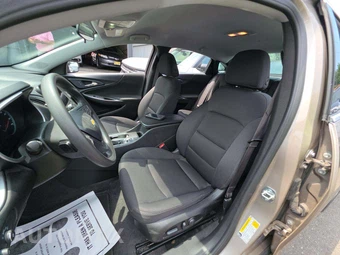 2025 Chevrolet Malibu LT 1LT – miniatura 6