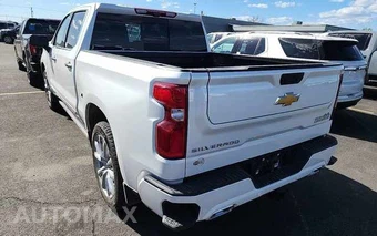 2025 Chevrolet Silverado 1500 High Country Crew Cab Short Bed 3LZ - miniatura 2