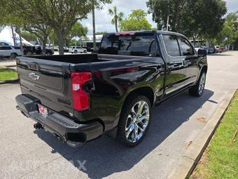 2025 Chevrolet Silverado 1500 High Country Crew Cab Short Bed 3LZ - miniatura 3