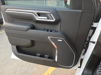 2025 Chevrolet Silverado 1500 LTZ Crew Cab Short Bed 1LZ - miniatura 9