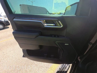 2025 Chevrolet Silverado 1500 LTZ Crew Cab Short Bed 1LZ - miniatura 9