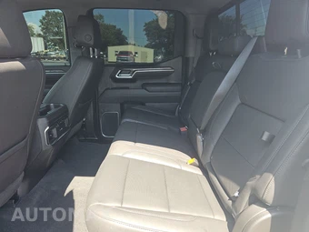 2025 Chevrolet Silverado 1500 LTZ Crew Cab Short Bed 1LZ - miniatura 13