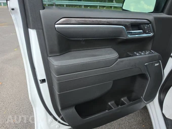 2025 Chevrolet Silverado 1500 LTZ Crew Cab Short Bed 1LZ - miniatura 9