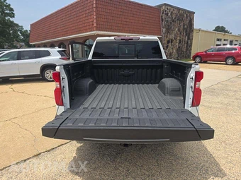 2025 Chevrolet Silverado 1500 LTZ Crew Cab Short Bed 1LZ - miniatura 15