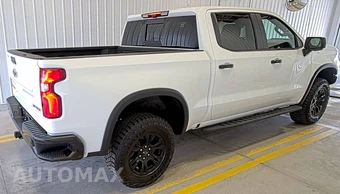 2025 Chevrolet Silverado 1500 ZR2 Crew Cab Short Bed 3LT - miniatura 4