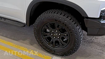 2025 Chevrolet Silverado 1500 ZR2 Crew Cab Short Bed 3LT - miniatura 8