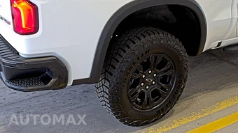 2025 Chevrolet Silverado 1500 ZR2 Crew Cab Short Bed 3LT - miniatura 9