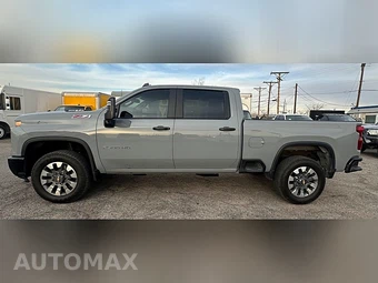 2025 Chevrolet Silverado 2500HD Custom Crew Cab Medium Bed 1CX - miniatura 2