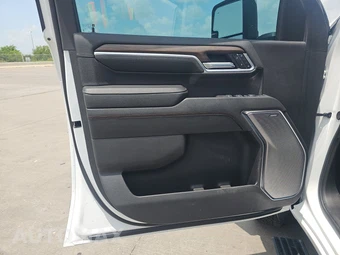 2025 Chevrolet Silverado 2500HD High Country Crew Cab Medium Bed 3LZ - miniatura 9