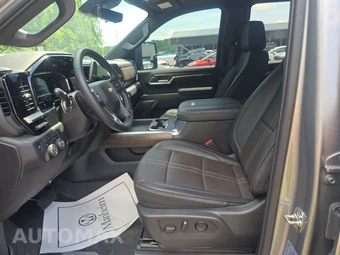 2025 Chevrolet Silverado 2500HD High Country Crew Cab Medium Bed 3LZ - miniatura 7