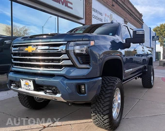 2025 Chevrolet Silverado 2500HD High Country Crew Cab Medium Bed 3LZ - samochód z USA z aukcji Manheim, oferta Kup Teraz w AUTOMAX