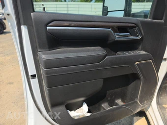2025 Chevrolet Silverado 2500HD LT Crew Cab Medium Bed 1LT - miniatura 9