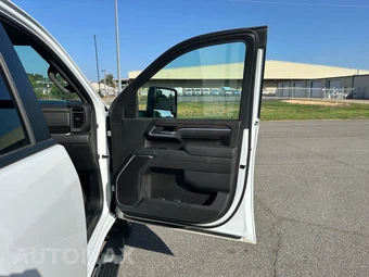 2025 Chevrolet Silverado 2500HD LT Crew Cab Medium Bed 1LT - miniatura 20