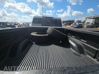 2025 Chevrolet Silverado 2500HD LT Crew Cab Medium Bed 1LT - miniatura 16