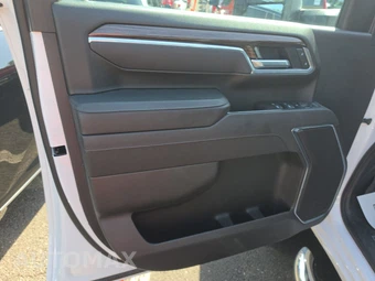 2025 Chevrolet Silverado 2500HD LT Crew Cab Medium Bed 1LT - miniatura 9
