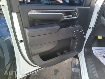 2025 Chevrolet Silverado 2500HD LTZ Crew Cab Medium Bed 1LZ - miniatura 9
