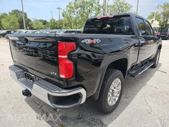2025 Chevrolet Silverado 2500HD LTZ Crew Cab Medium Bed 1LZ - miniatura 3