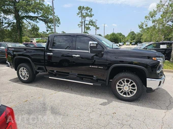 2025 Chevrolet Silverado 2500HD LTZ Crew Cab Medium Bed 1LZ - miniatura 4