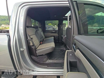 2025 Chevrolet Silverado 2500HD ZR2 Crew Cab Medium Bed 3LT - miniatura 13