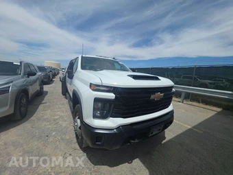 2025 Chevrolet Silverado 3500HD Cab Chassis Work Truck Crew Cab 1WT DRW - miniatura 2