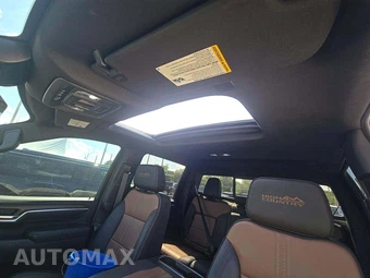 2025 Chevrolet Silverado 3500HD High Country Crew Cab Long Bed 3LZ DRW - miniatura 11