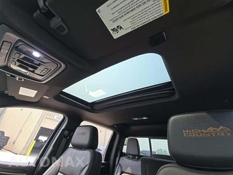 2025 Chevrolet Silverado 3500HD High Country Crew Cab Long Bed 3LZ DRW - miniatura 8