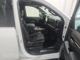 2025 Chevrolet Silverado 3500HD High Country Crew Cab Long Bed 3LZ DRW - miniatura 8