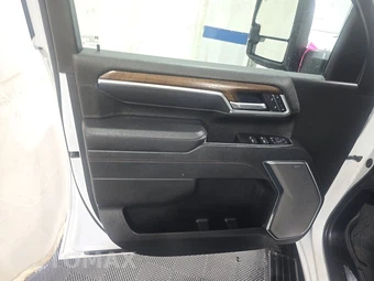 2025 Chevrolet Silverado 3500HD High Country Crew Cab Long Bed 3LZ DRW - miniatura 9