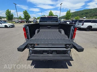 2025 Chevrolet Silverado 3500HD High Country Crew Cab Medium Bed 3LZ - miniatura 11