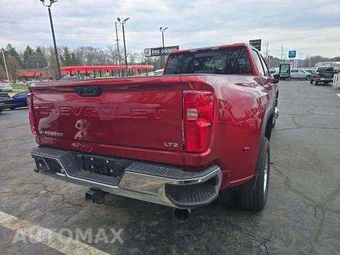 2025 Chevrolet Silverado 3500HD LTZ Crew Cab Long Bed 1LZ - miniatura 3