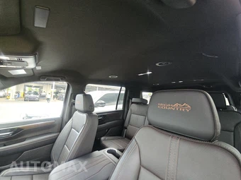 2025 Chevrolet Suburban High Country 3LZ - miniatura 19