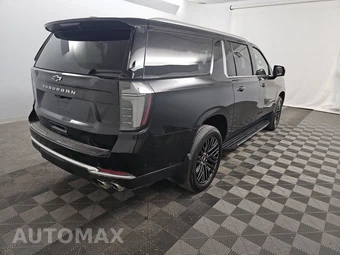 2025 Chevrolet Suburban High Country 3LZ - miniatura 4