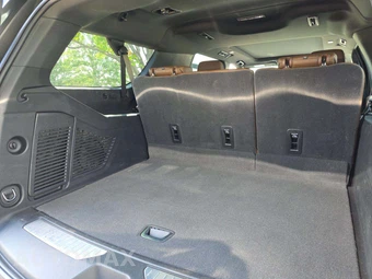 2025 Chevrolet Suburban High Country 3LZ - miniatura 15