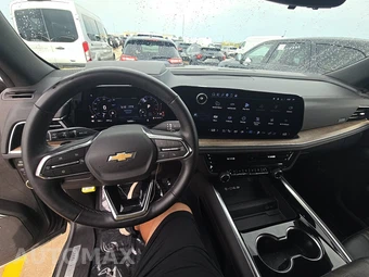 2025 Chevrolet Suburban High Country 3LZ - miniatura 11