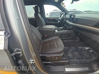 2025 Chevrolet Suburban High Country 3LZ - miniatura 8