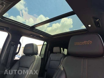 2025 Chevrolet Suburban High Country 3LZ - miniatura 11